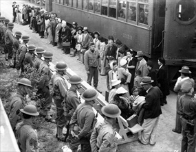 Executive Order 9066: Japanese Amer­i­can “evac­uees” await their fate